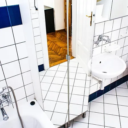 아파트 Large And Cozy 60 M2, Cracow Old Town 크라쿠프