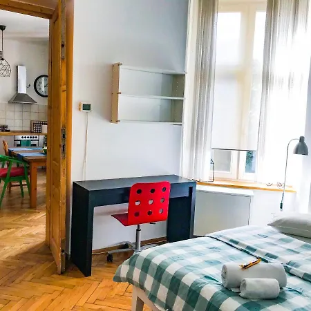 Large And Cozy 60 M2, Cracow Old Town 아파트