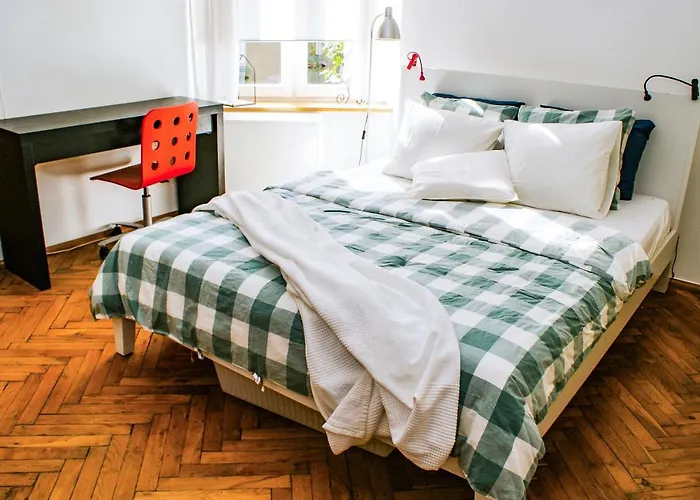 Large And Cozy 60 M2, Cracow Old Town Apartment