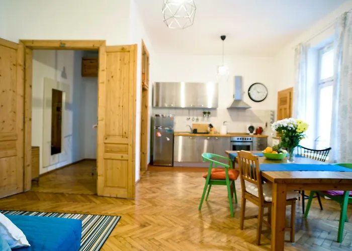 Large And Cozy 60 M2, Cracow Old Town Apartment